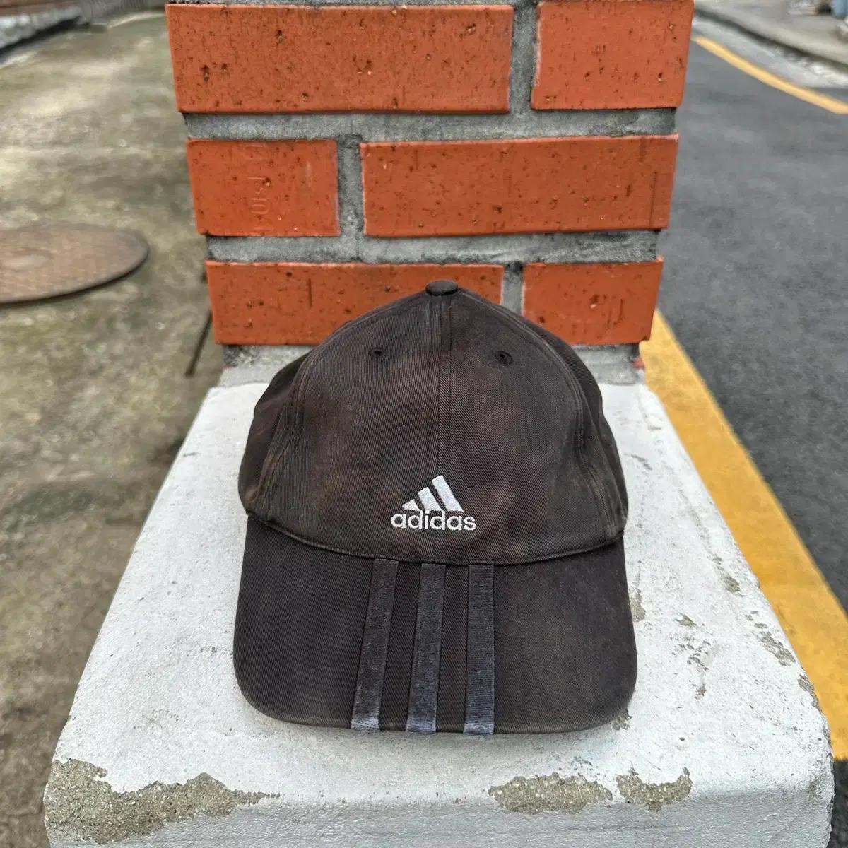 00's adidas faded cap
