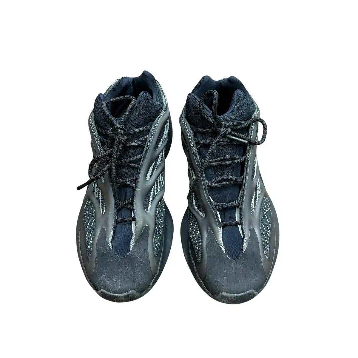 아디다스 이지 700 V3 알바 블랙 슈즈