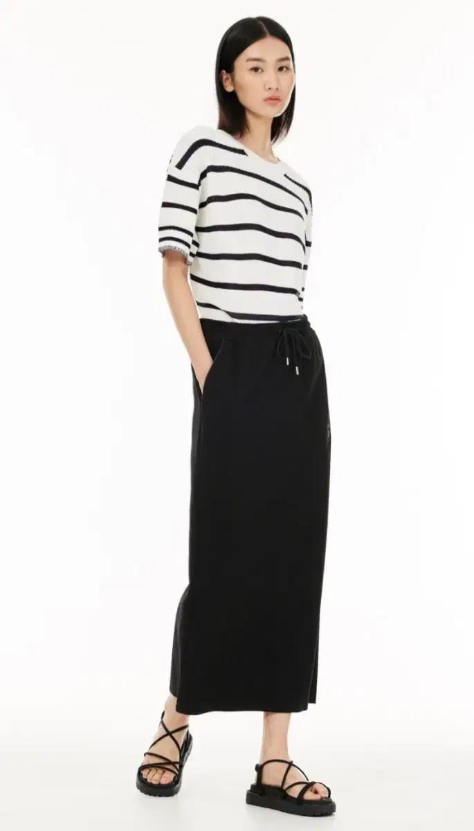 [새상품]보브(VOV) 이지 리브트 트랙 스커트(가격인하)