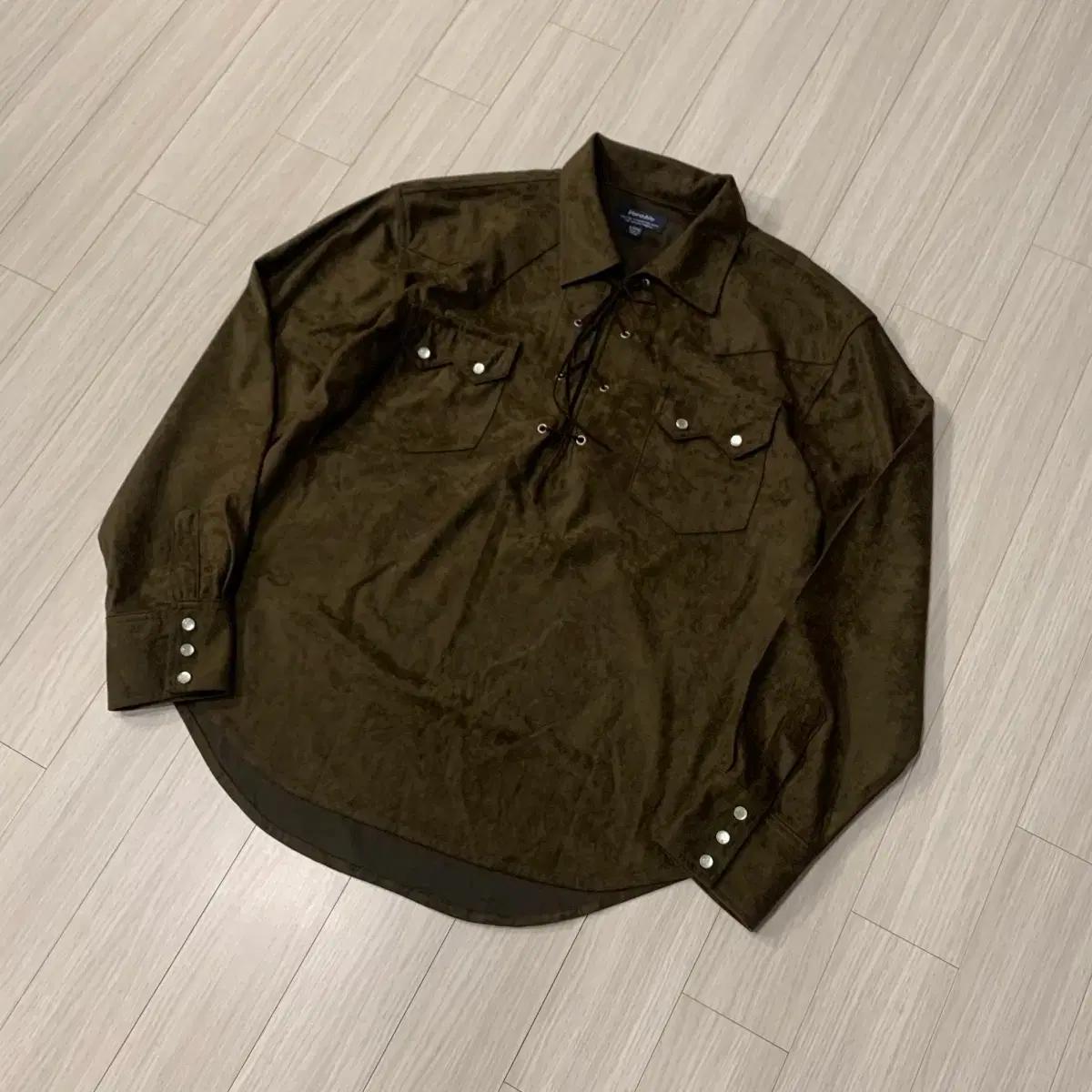 Vorable eyelet western shirts.