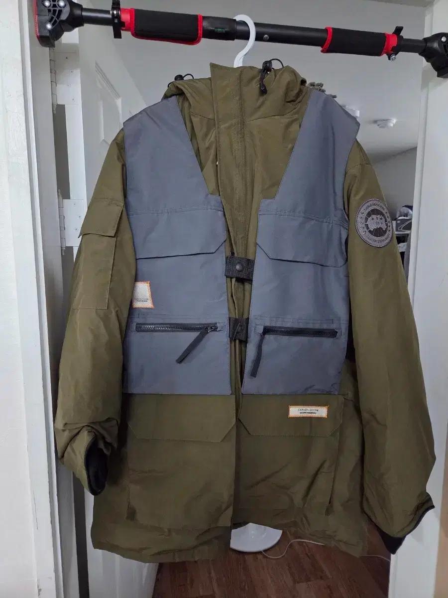 캐나다구스 콜라보 살레헤 벰버리 익스페디션 파카 새제품