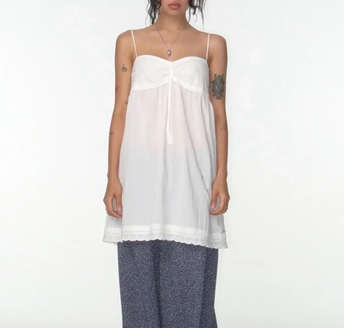 코이세이오 솔라 스티치 미니 드레스