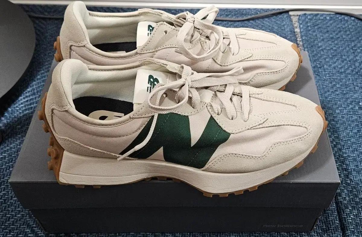 뉴발란스 327 팀버울프 (260 사이즈)