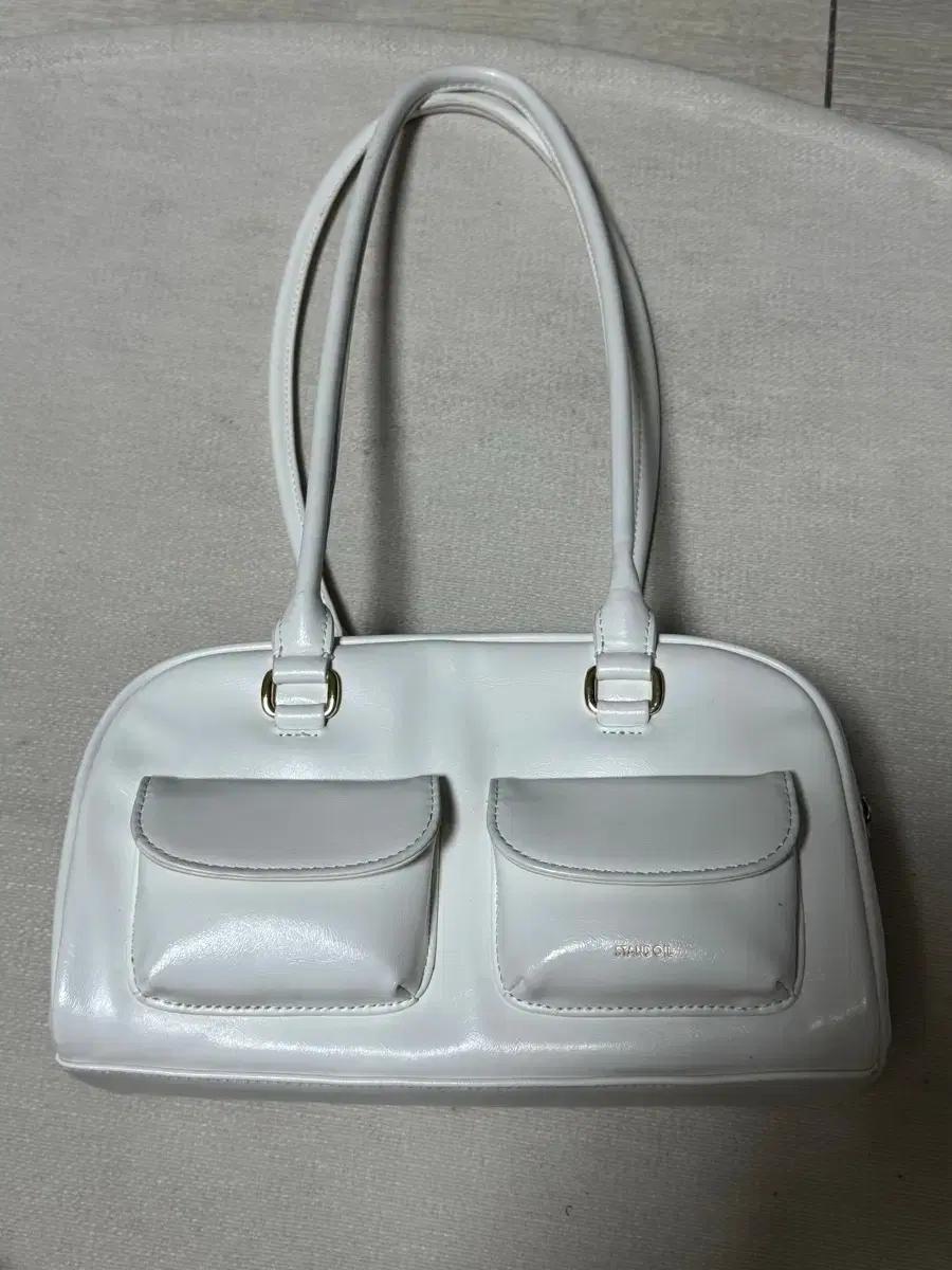 스탠드오일 츄비백 화이트