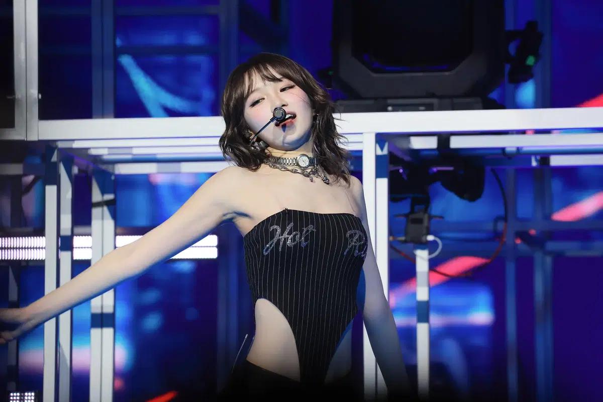 르세라핌 250420 김채원 1138장 초고화질 아이돌데이터