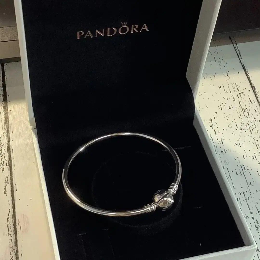 판도라 팔찌 Pandora Moments Bangle 보증서 포함