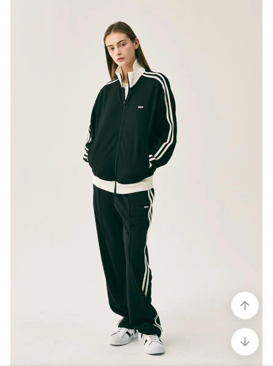 널디 트랙탑 카키색 급처