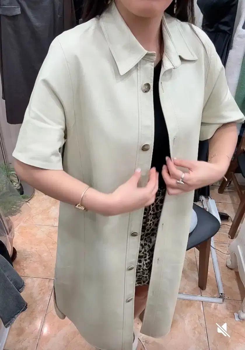 가죽 재킷 (레자이지만 넘 이쁘다는 ..)