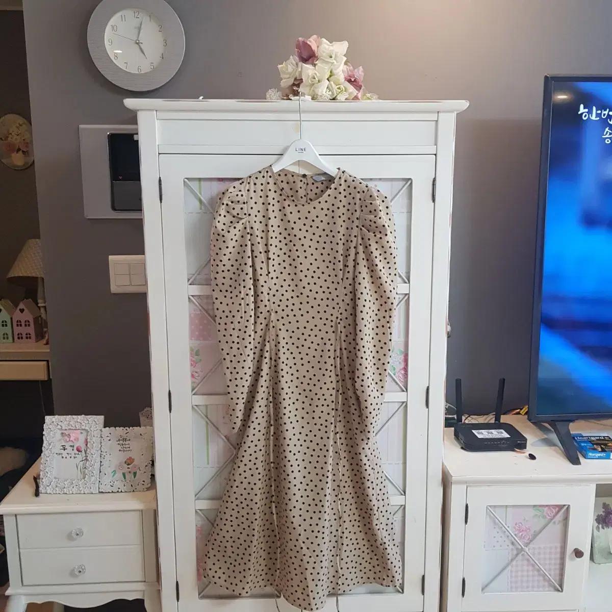 에잇세컨즈 퍼프소매 가을 롱원피스/55