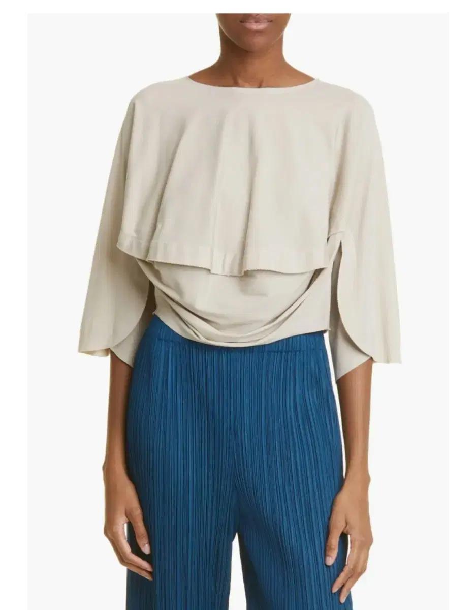 플리츠플리즈 숏탑 판매합니다