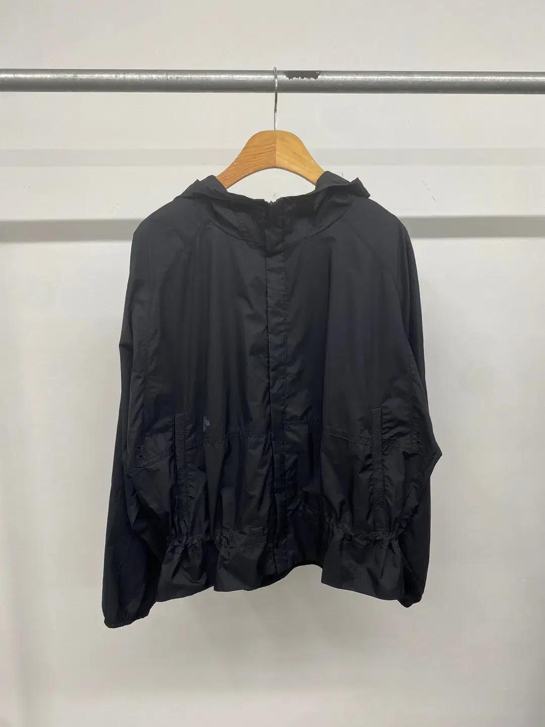 여성용 데상트 컴포트핏 우븐 집업 후드 바람막이 방풍 자켓 재킷 풀오버