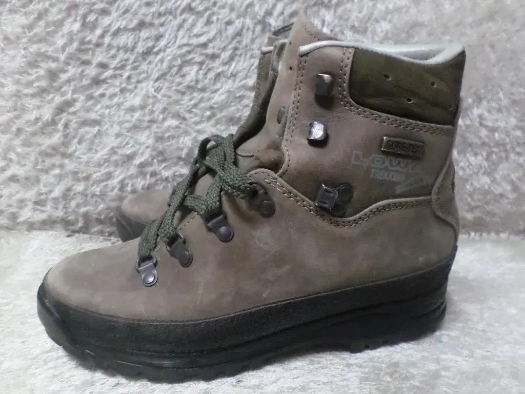 후루룩구제 250 로바 lowa 중등산화 중고 신발 트레킹화