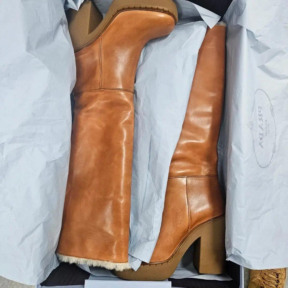 [정품] PRADA 양털 트리밍 레더 롱부츠