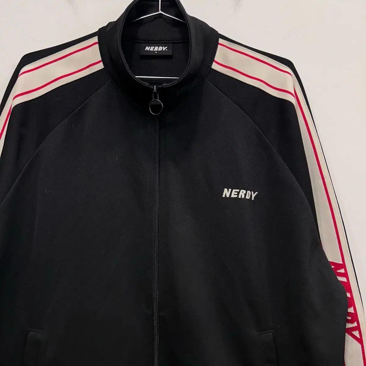 널디 배색 트랙 하이넥 오버핏 집업 져지