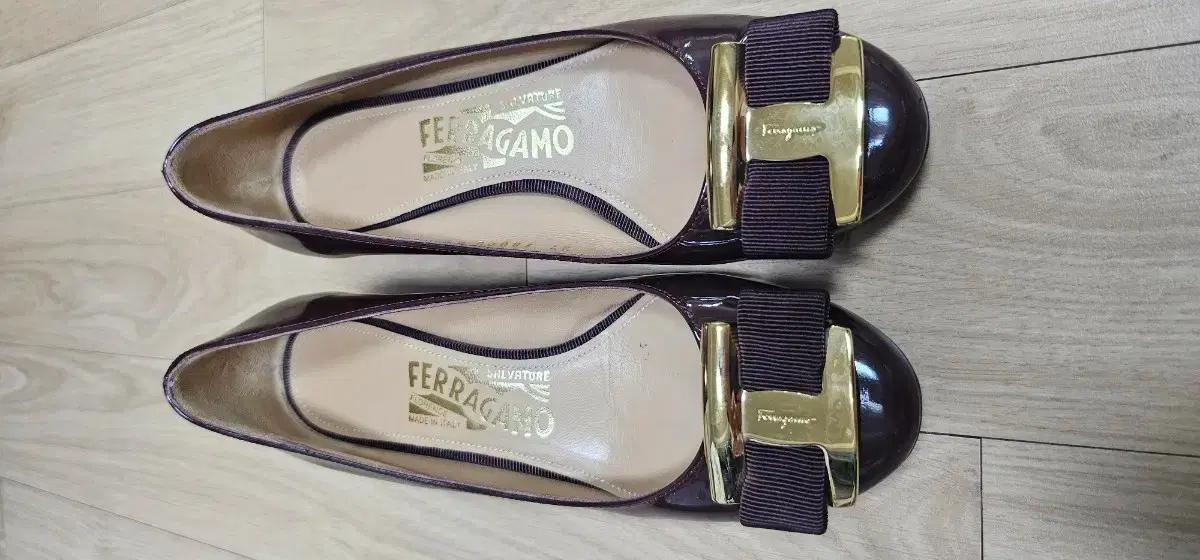 페레가모 웨지 굽 4cm 5M(220- 225)