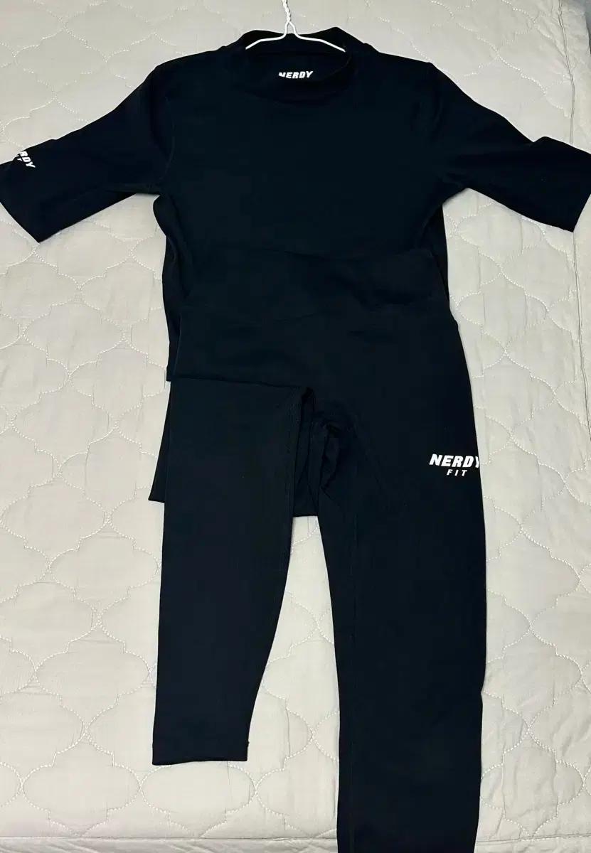 널디 요가 필라테스 기능성 상의 하의 운동복 세트