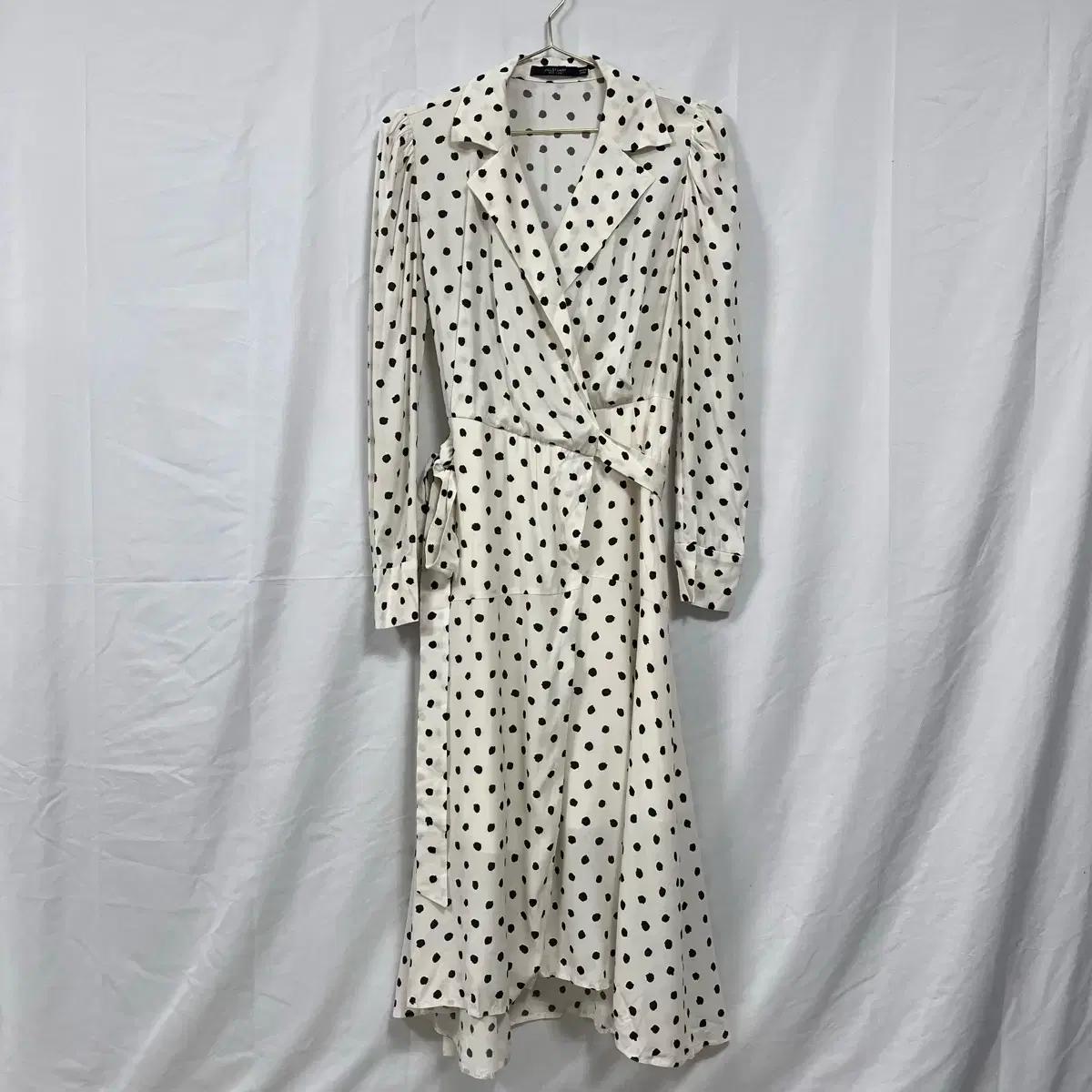 질스튜어트뉴욕 도트 긴팔 랩 원피스