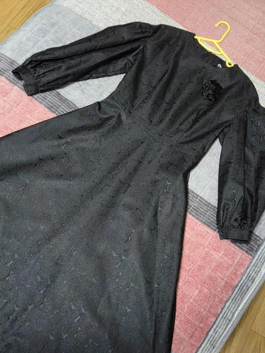 빈티지 플라워 패턴 블랙 롱 원피스(새 상품)