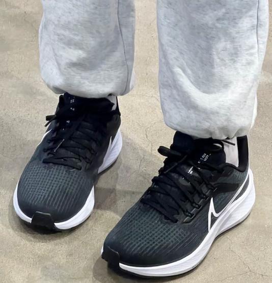 나이키 우먼스 페가수스 39 블랙 화이트 사이즈 DH4072-001