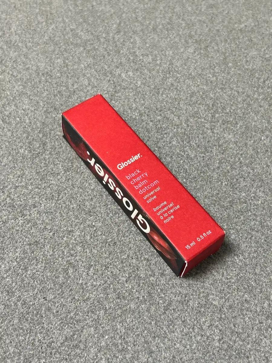 (미개봉새상품)Glossier 글로시에 블랙체리 립밤 15ml