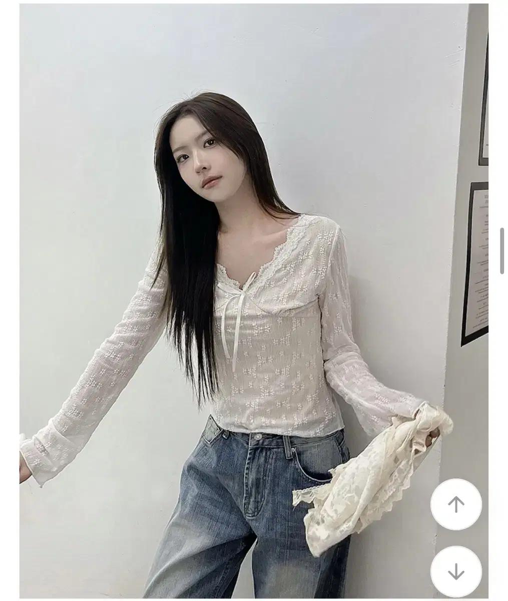 에이블리 2029club 레이스 리본 스윗 탑 긴팔 티 롱슬리브