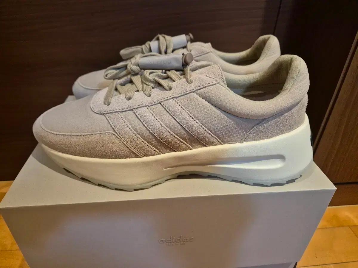 (새상품)아디다스 X 피어오브갓 애슬레틱스 265