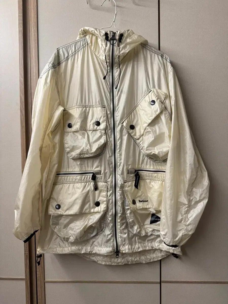 Barbour x and Wander a7 바람막이 자켓