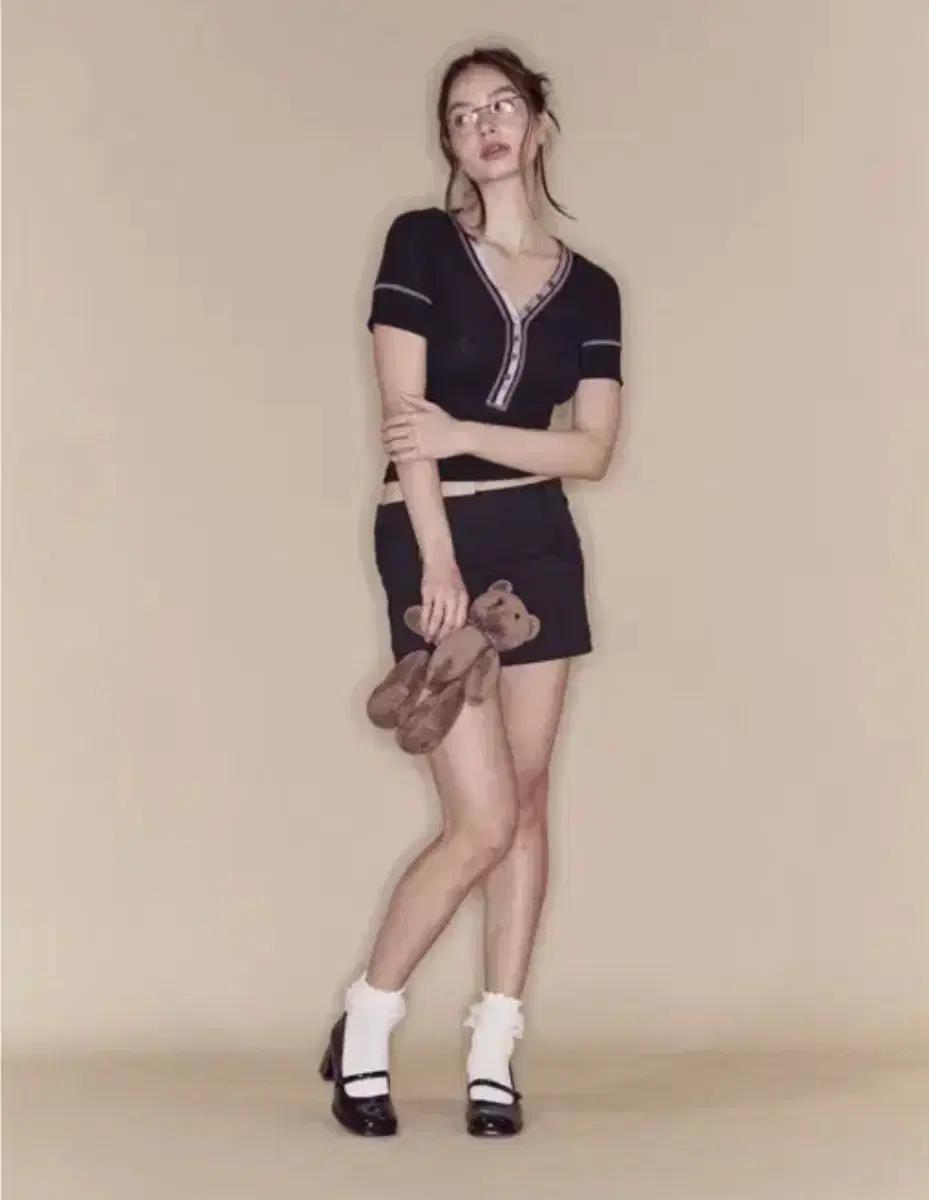 플리즈노팔로우 kelly Stitch Button Top Black