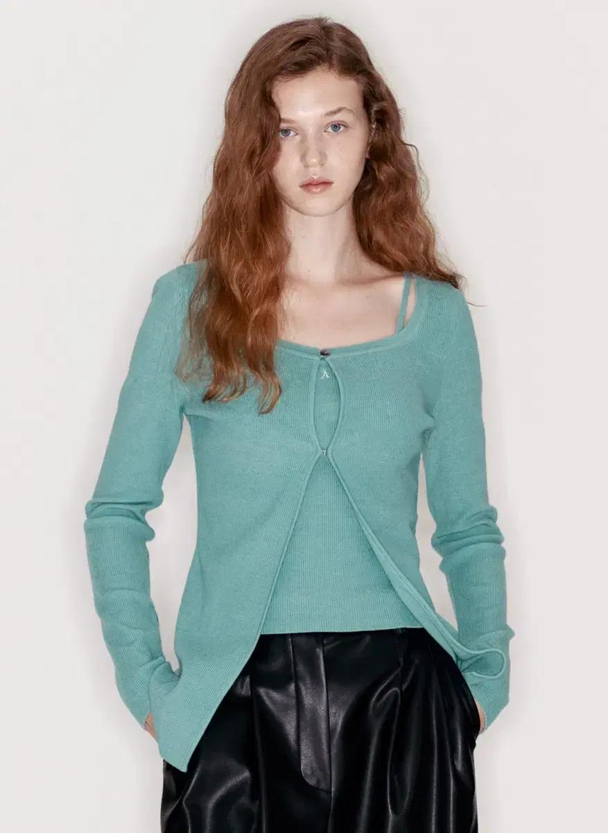 아비에무아 버튼포인트 램스울 니트 가디건세트 새상품