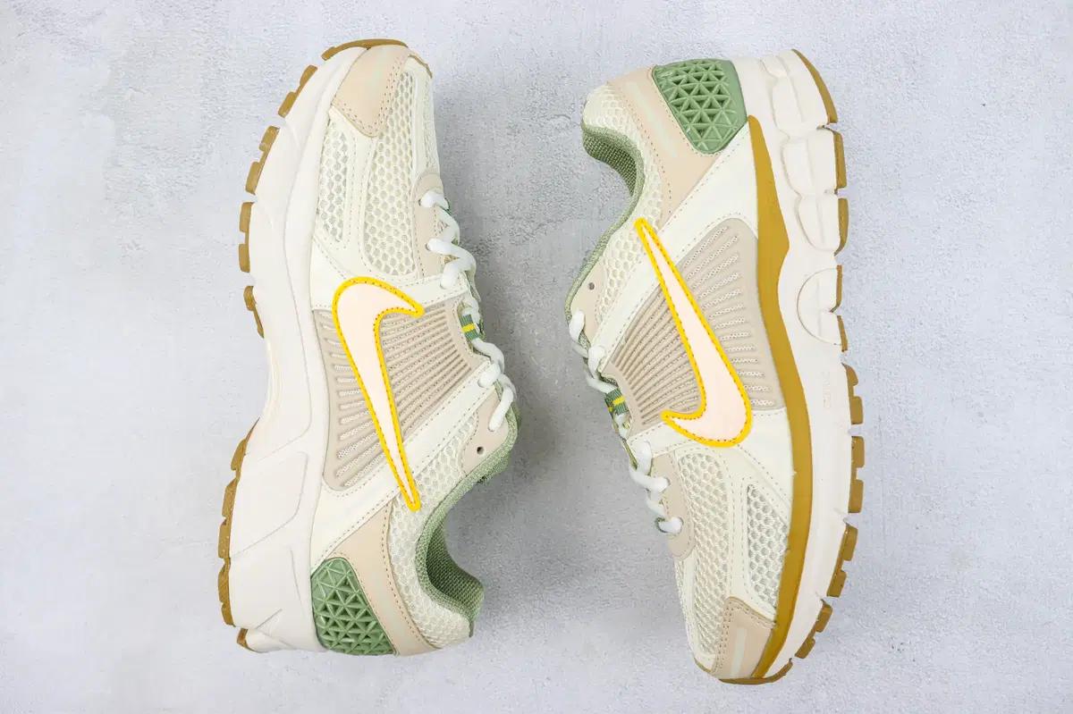 나이키 사막 황 베이지 러닝화fo6868-181