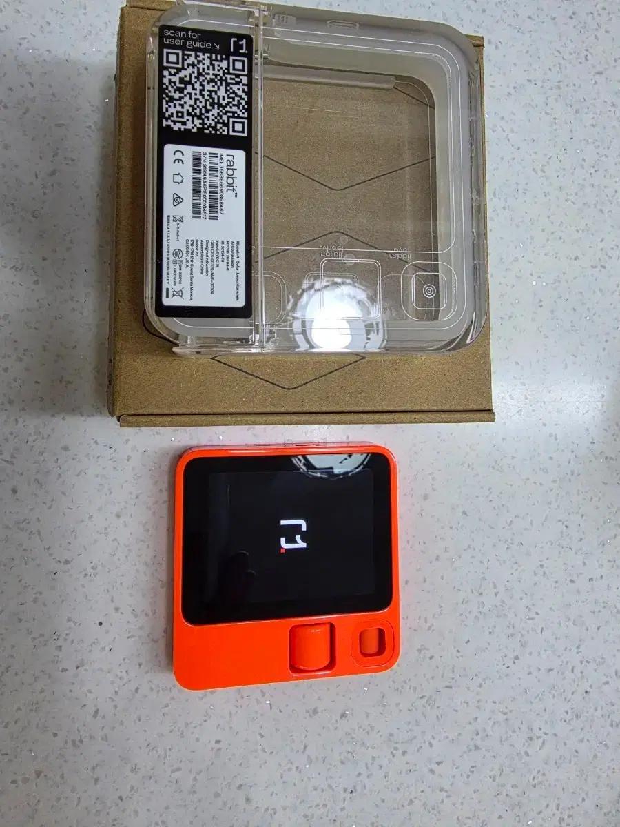 rabbit r1 팝니다~