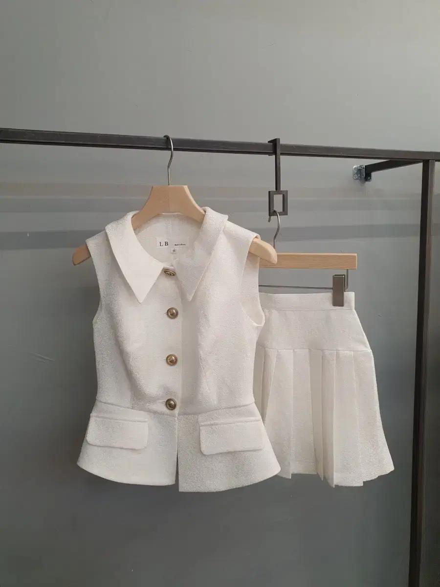 [무료배송](새상품) 스와즈세트투피스여성베스트치마세트하객룩파티룩고급엘