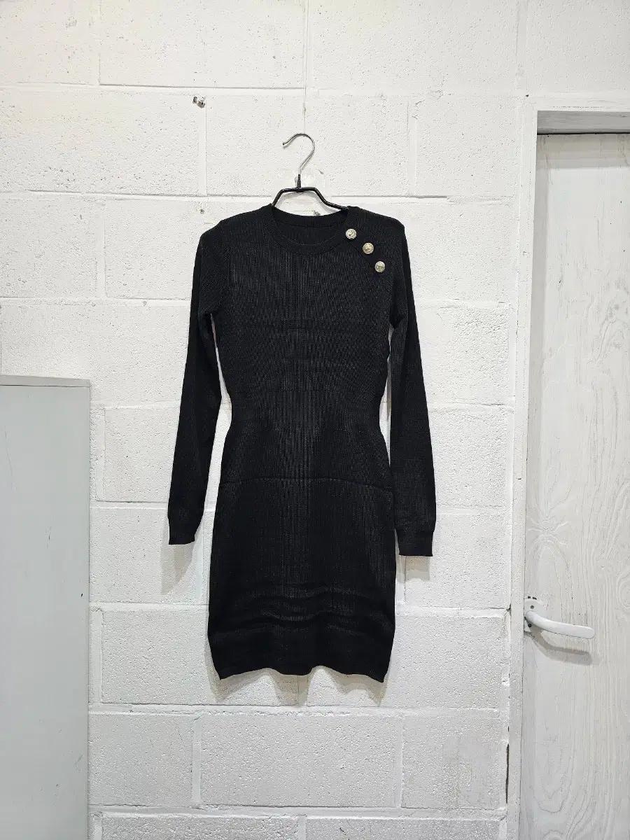 니트 앞단추 h라인 긴팔 원피스- 블랙