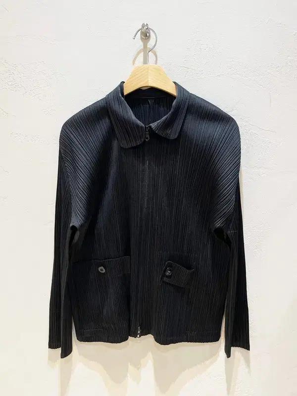 플리츠플리즈 이세이미야케 우먼스 가디건 A995