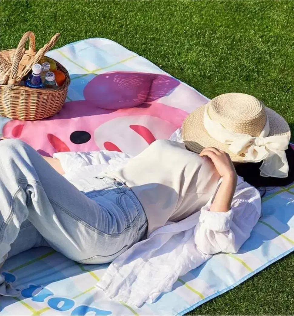 (캠핑템) 벨리곰 피크닉매트 돗자리
