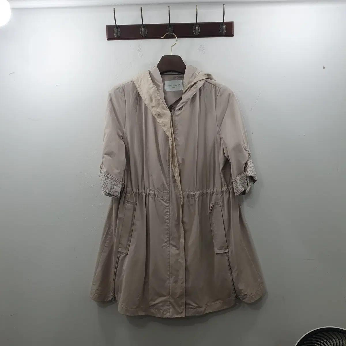 100 샤트렌 여성 데일리 미디 베이지 후드 자켓