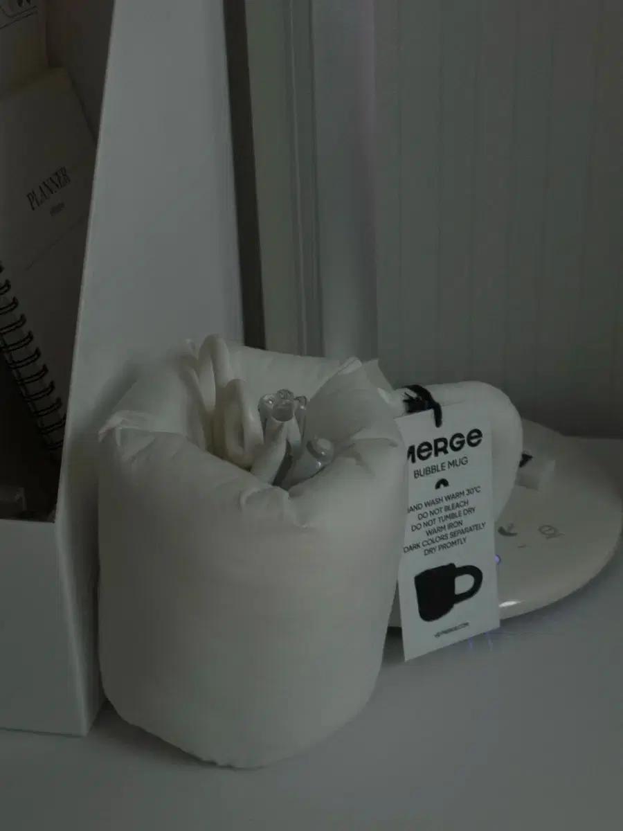 머지 버블머그Merge인테리어소품오브제화이트도큐먼트미호미두크비슬레