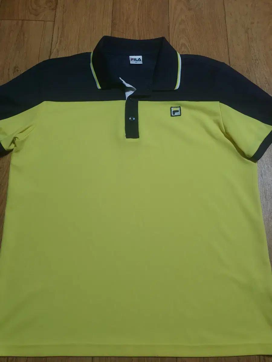 필라 반팔 카라티 105 사이즈입니다