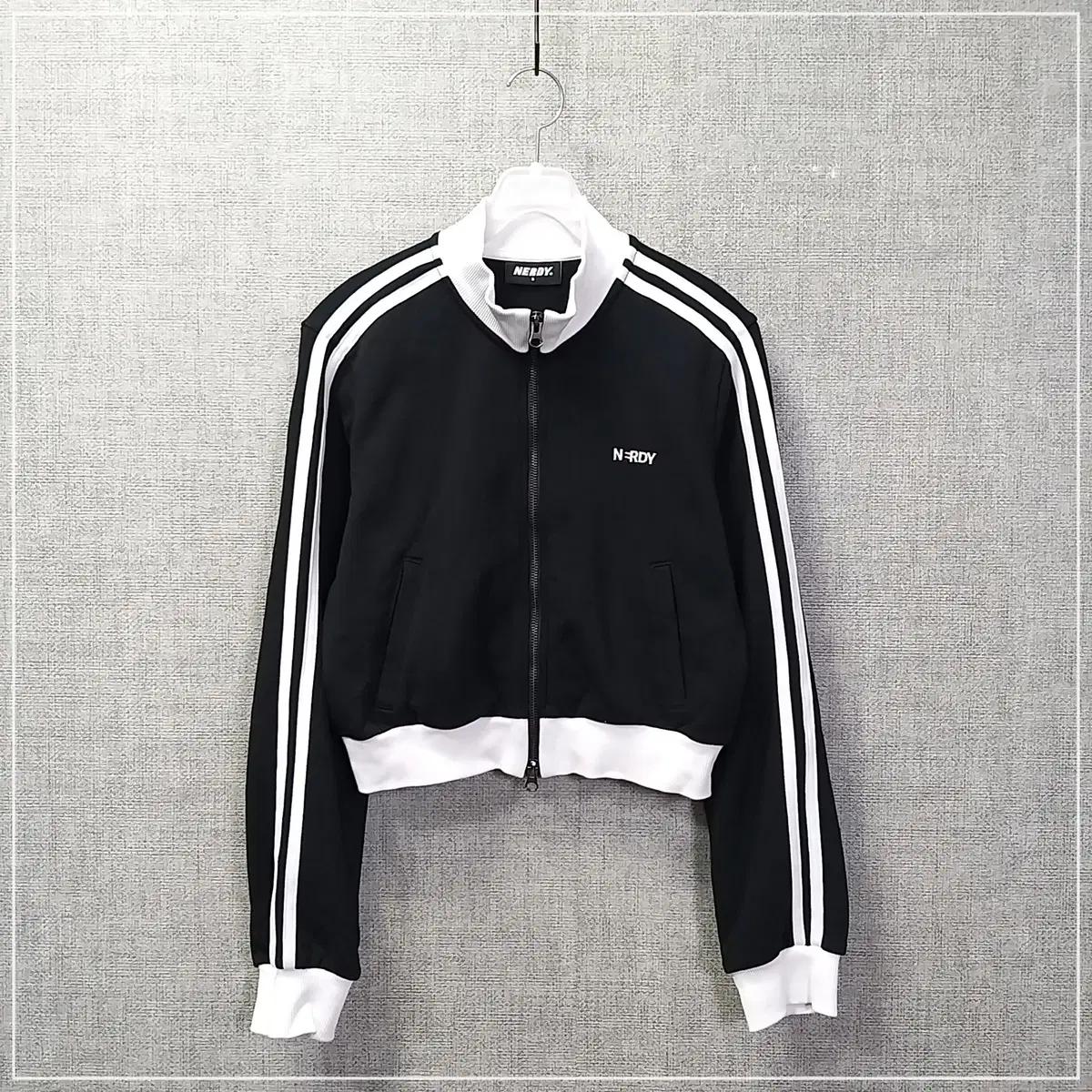 16. 널디 블랙 화이트스트랩 쇼츠집업 여성S