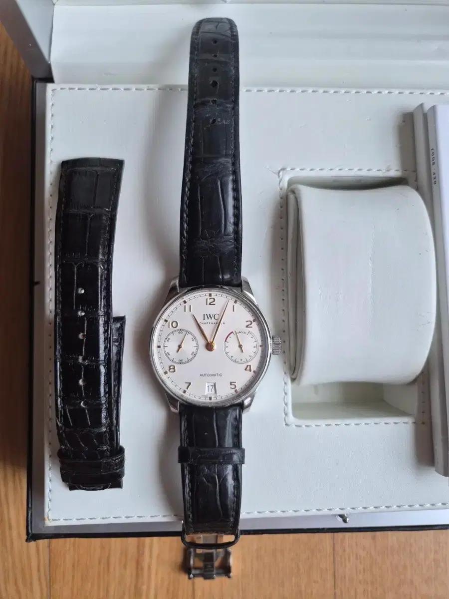 IWC세븐데이부엉이