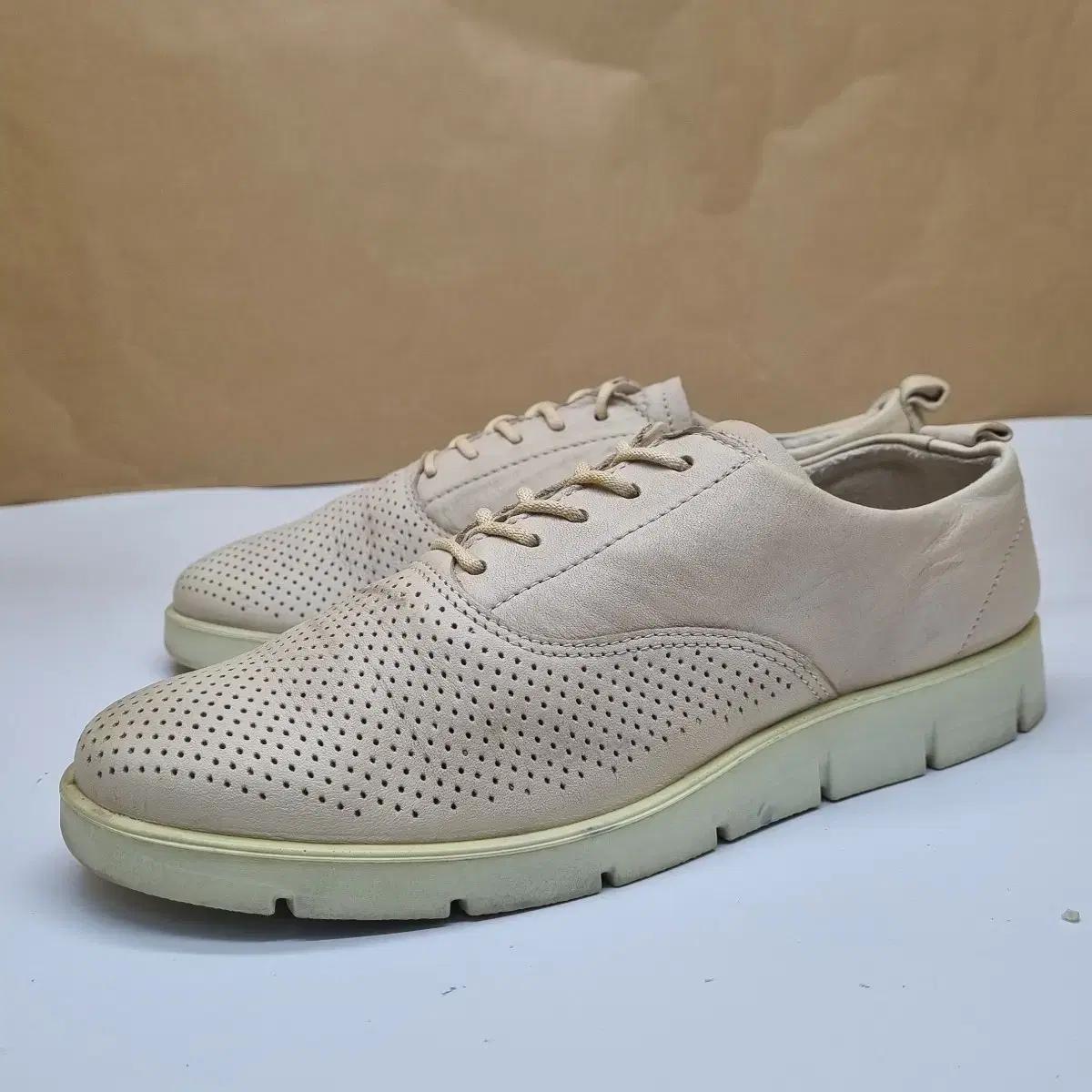 에코 케주얼 여성가죽스니커즈 240