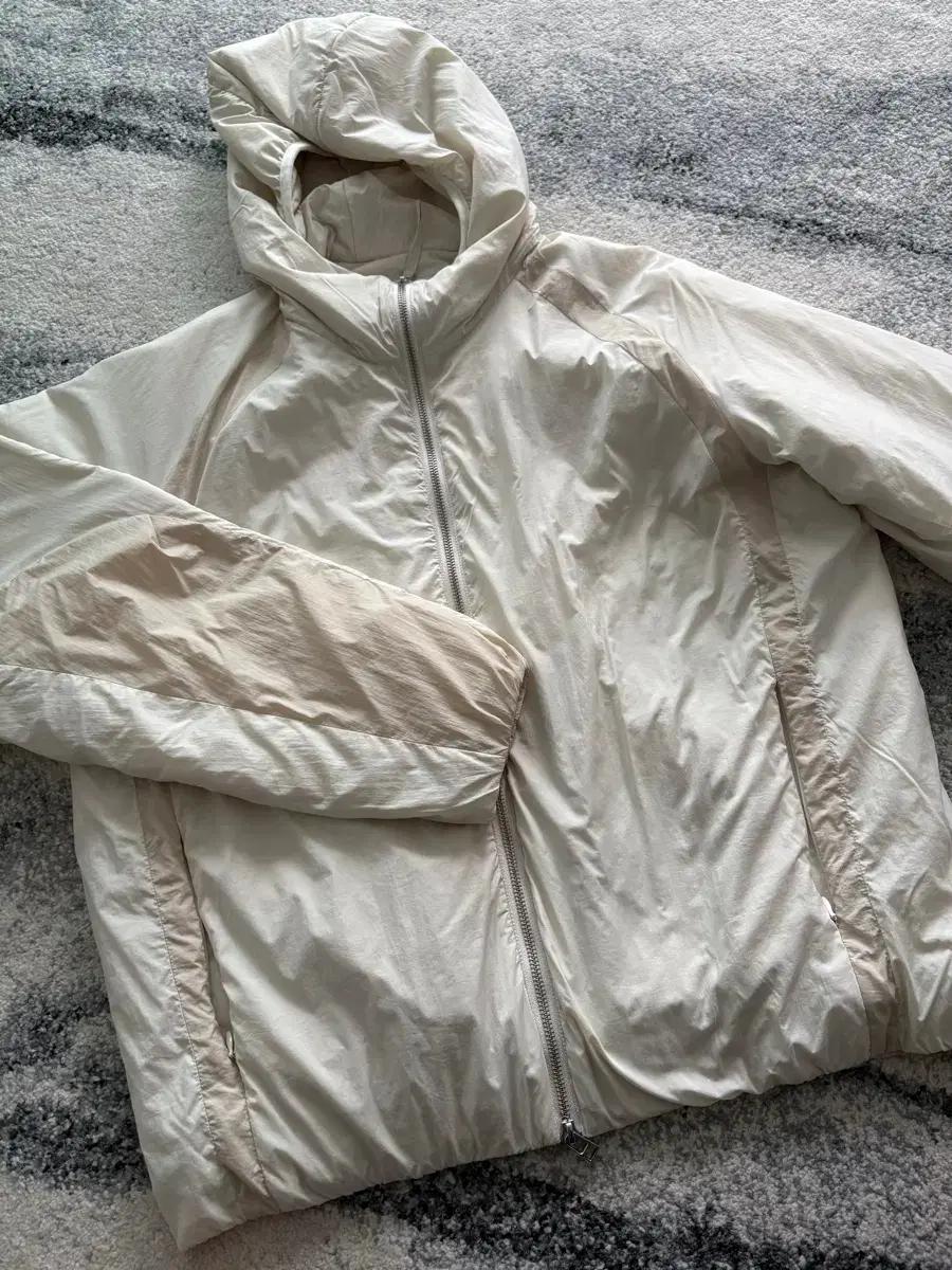 999휴머니티 경량패딩