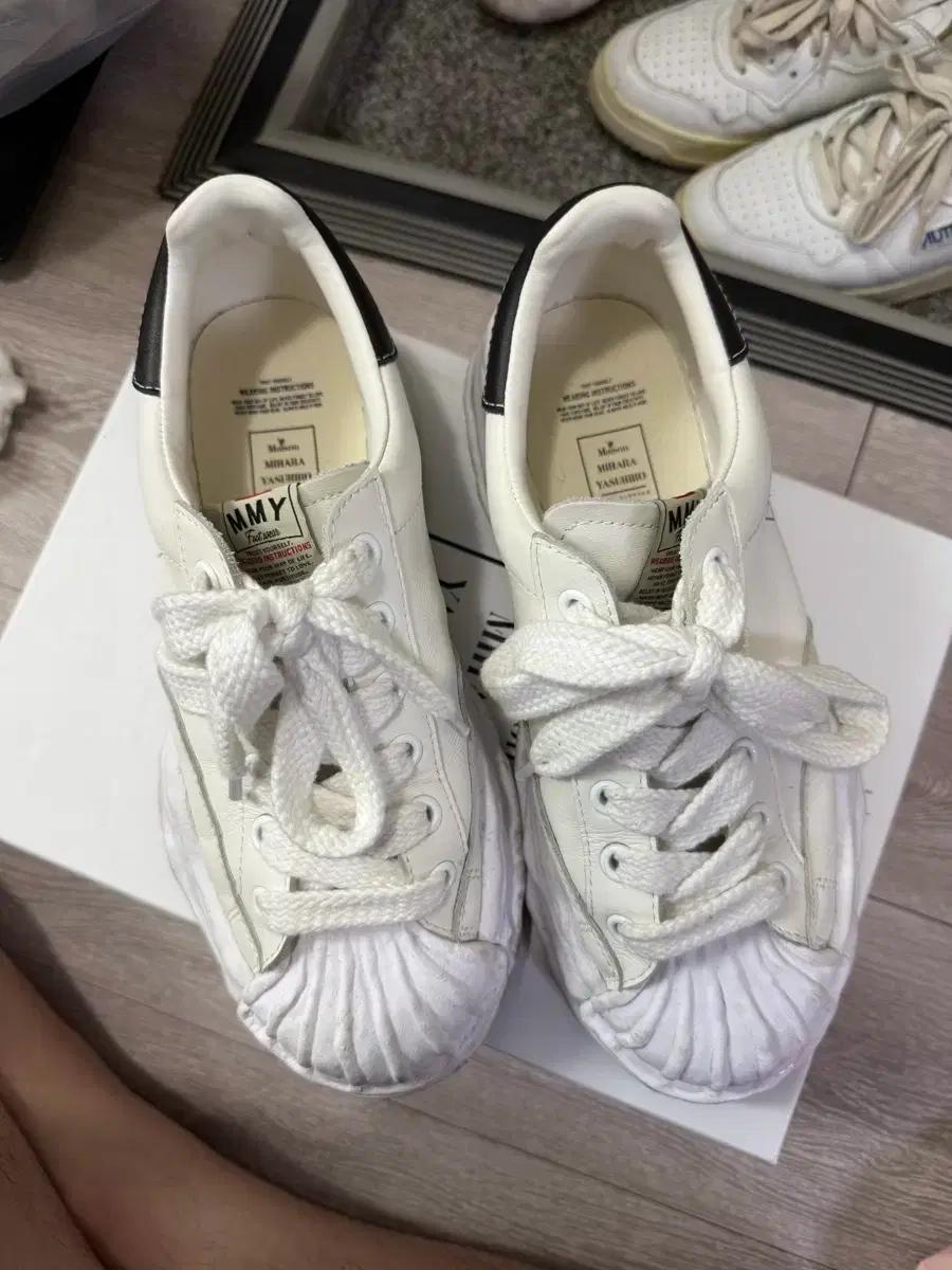 미하라 야스히로스니커즈 42