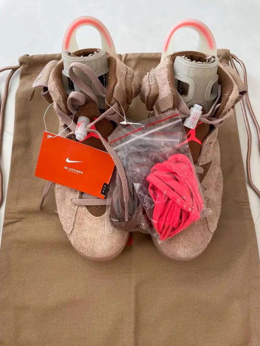 Jordan 6 x Travis Scott Retro SP British