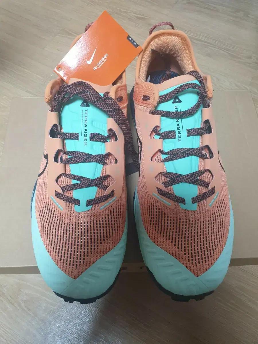 나이키 에어줌 테라카이거8  트레일러닝화 265 새상품