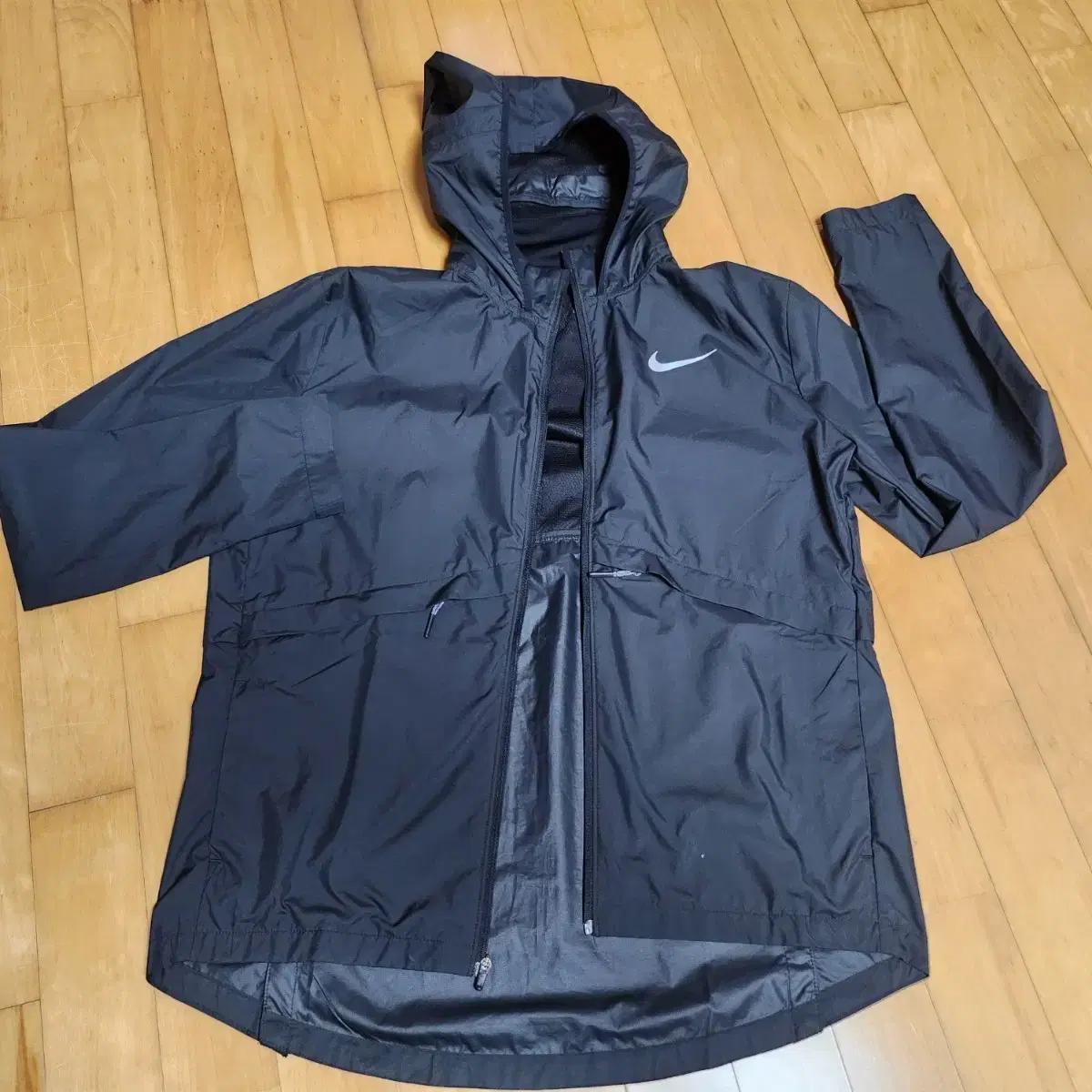 나이키 바람막이 (새상품)
