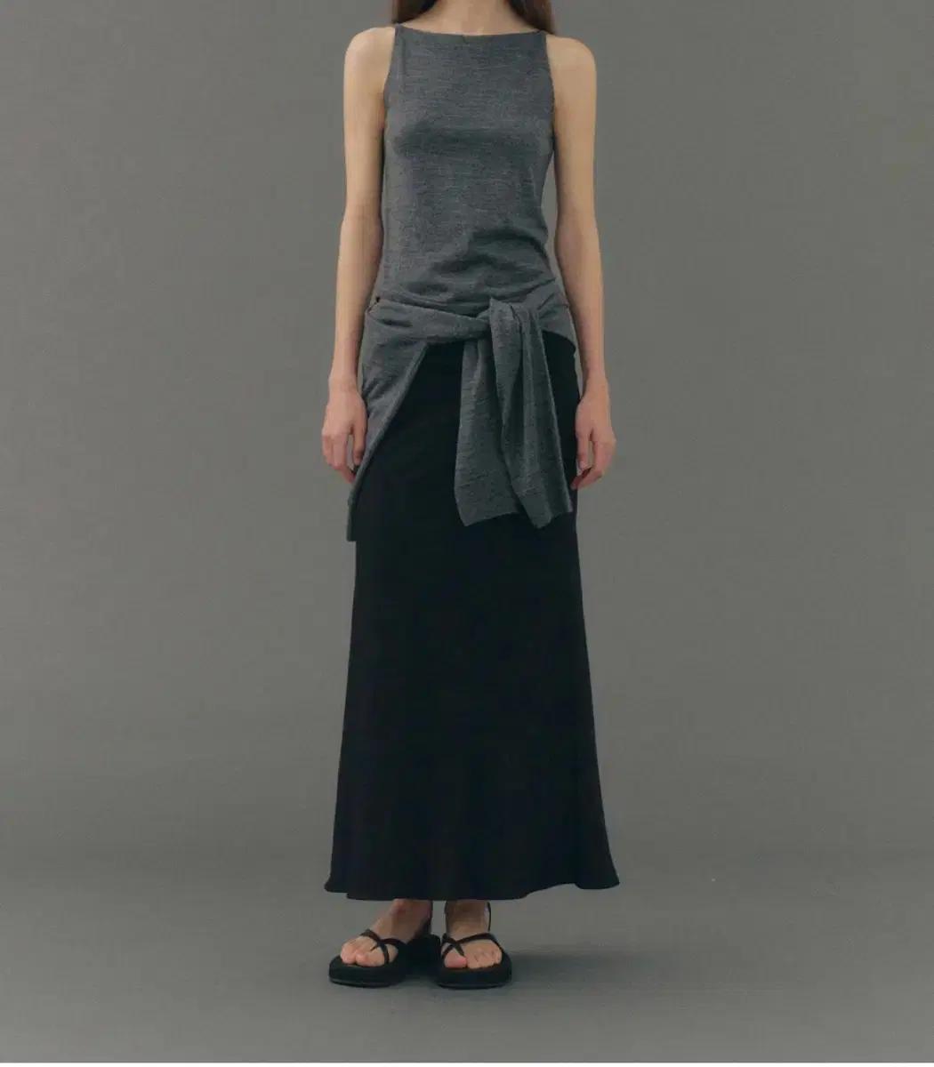 어그스트 mermaid long skirt (black)