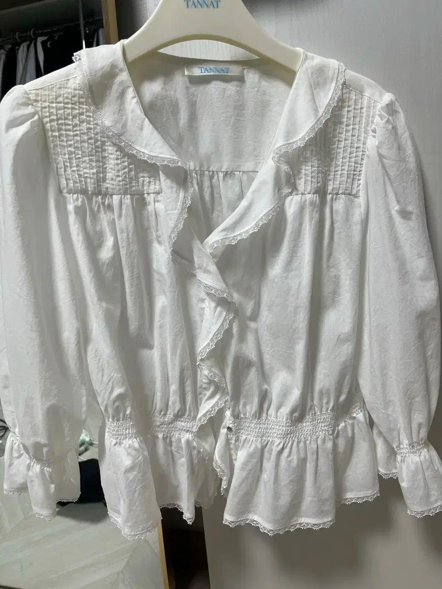 타낫 T/T Colette frill blouse