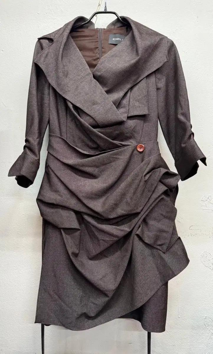 봄빅스엠무어 아강가르드 디테일 원피스 (마른55)