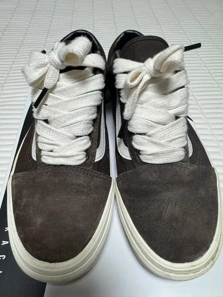 반스 올드스쿨 오버사이즈 레이스 브라운/블랙 스웨이드